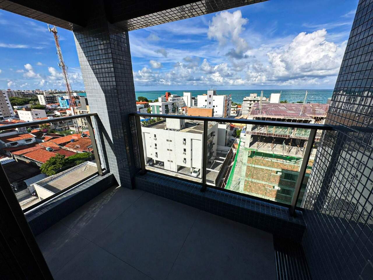 Cobertura para aluguel no Bessa: 