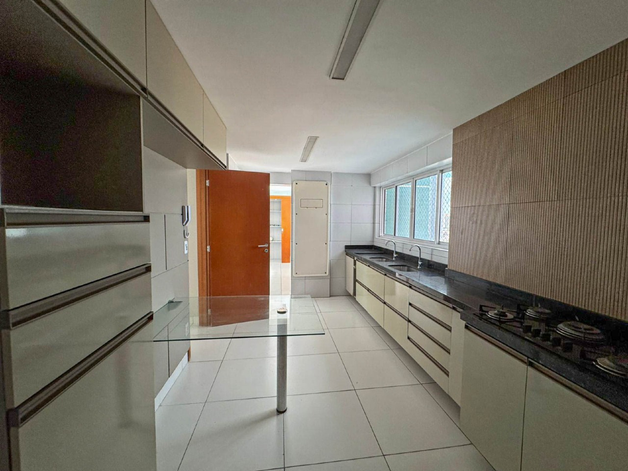 Apartamento à venda no Brisamar: 