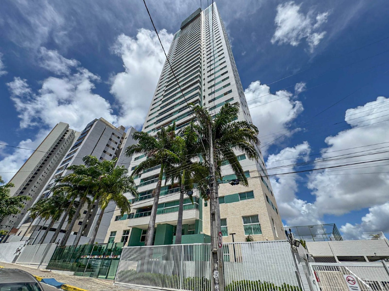 Apartamento à venda no Brisamar: 