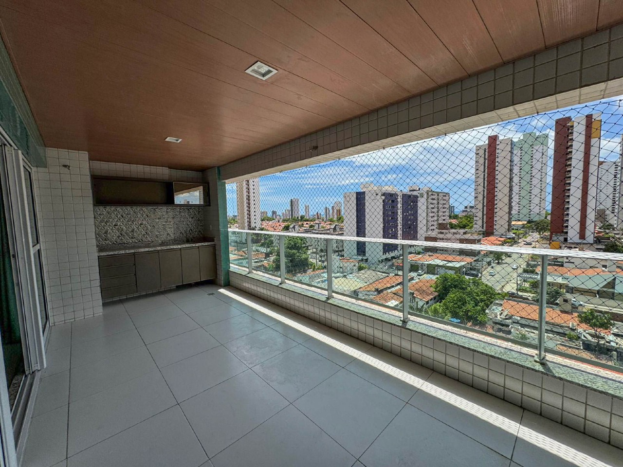 Apartamento à venda no Brisamar: 