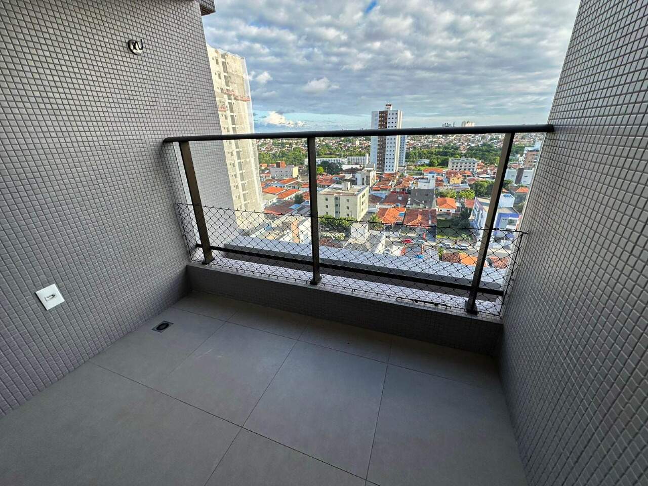 Apartamento para aluguel no Tambauzinho: 