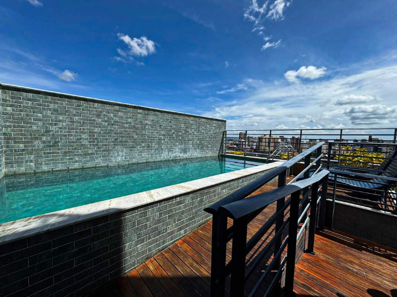 Apartamento à venda no Intermares: 