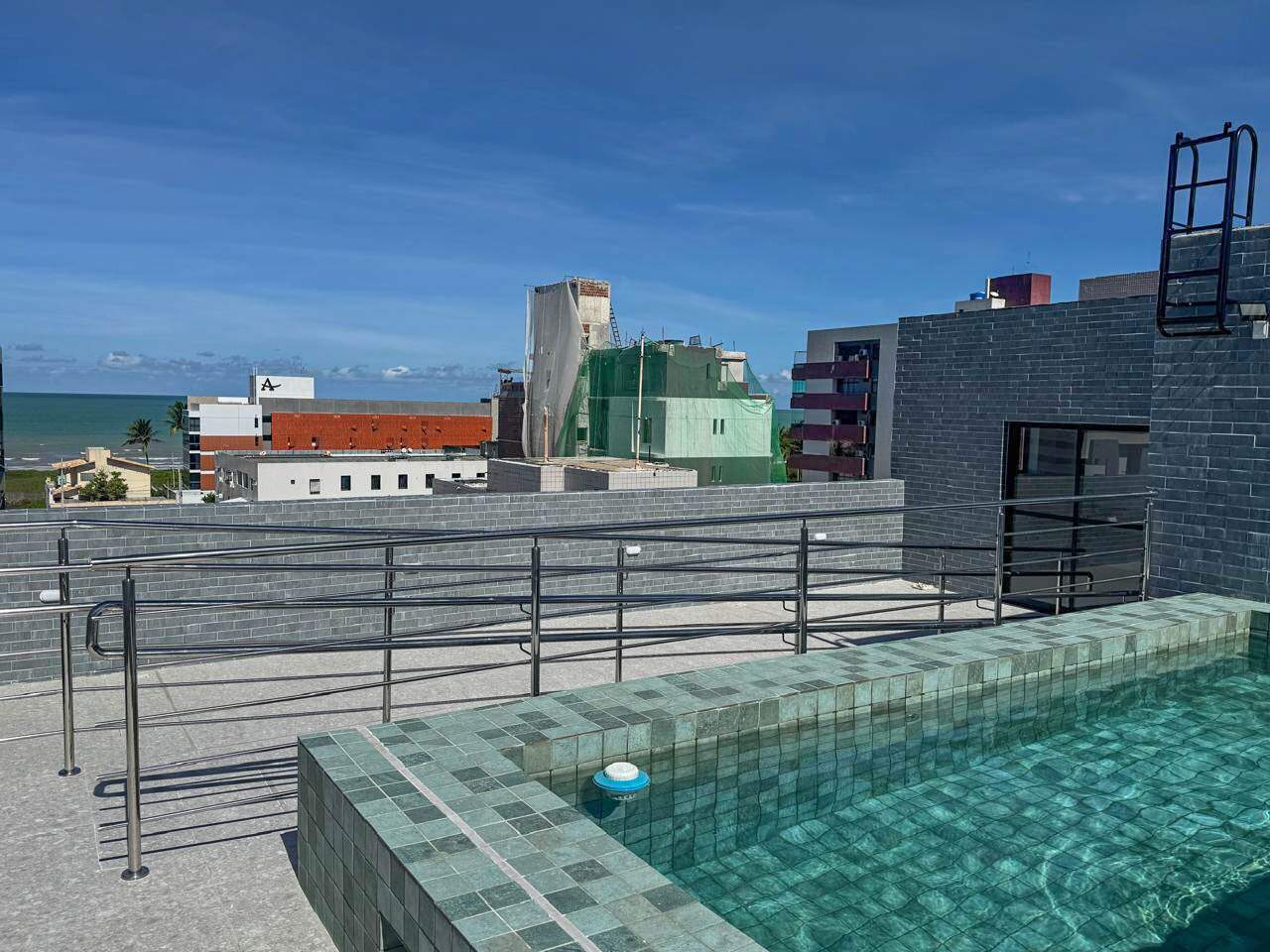 Flat à venda no Intermares: 