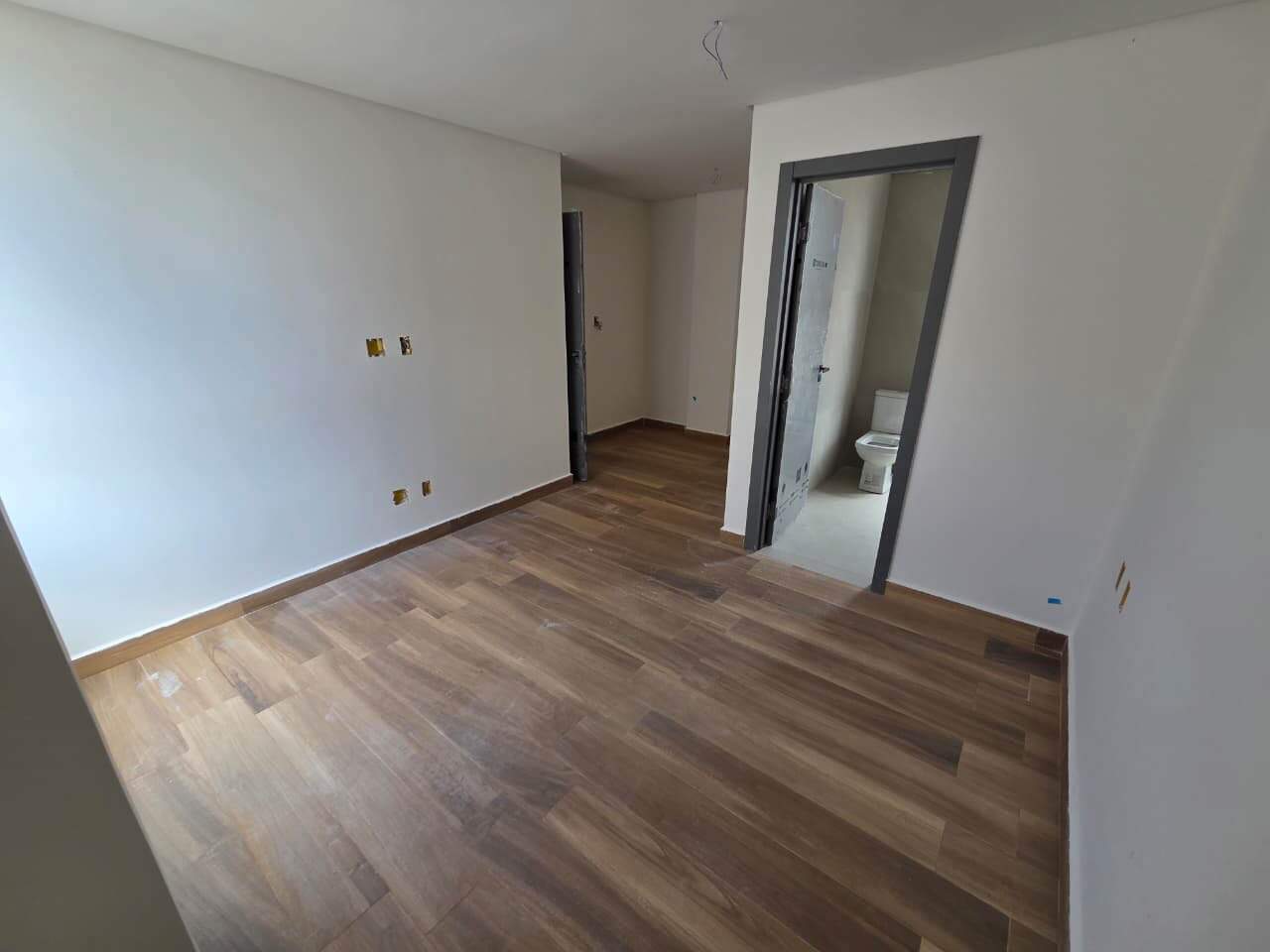 Casa em Condominio à venda no Portal Do Poço: 
