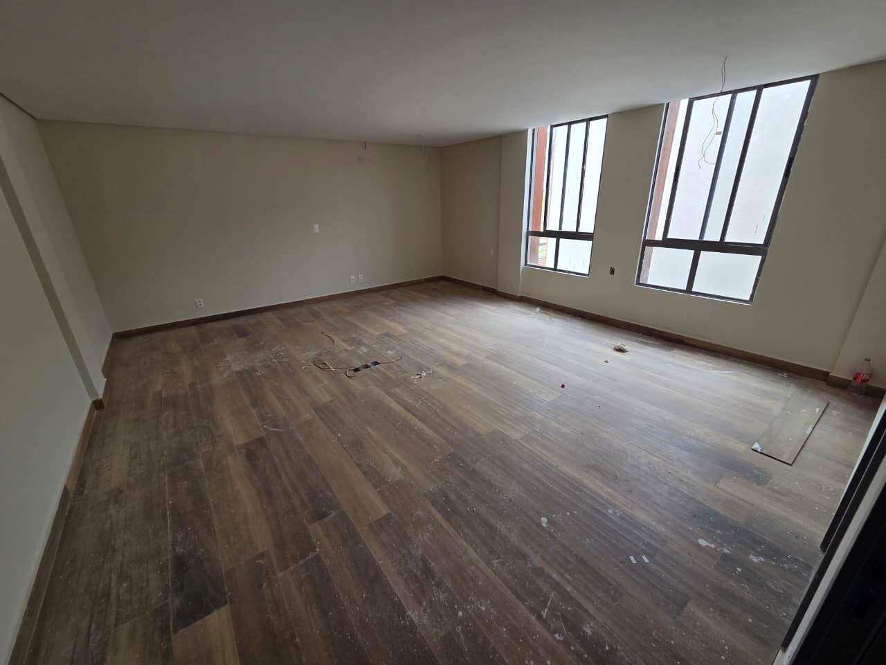 Casa em Condominio à venda no Portal Do Poço: 