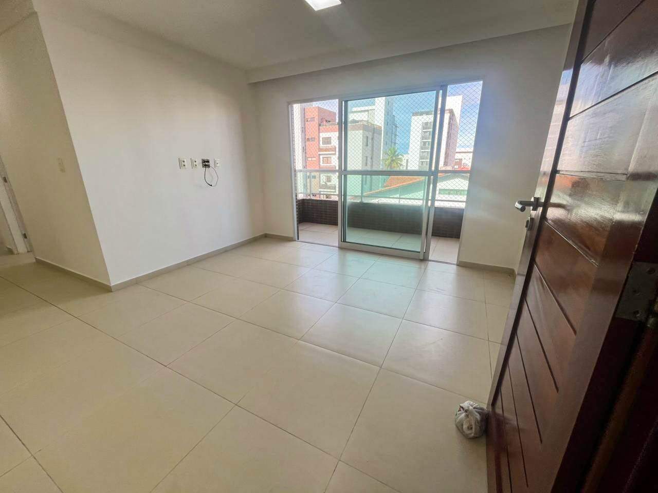 Apartamento à venda no Intermares: 