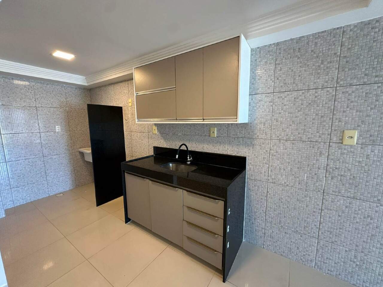 Apartamento para aluguel no Intermares: 