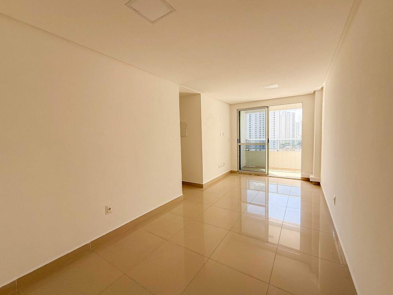 Apartamento à venda no Brisamar: 