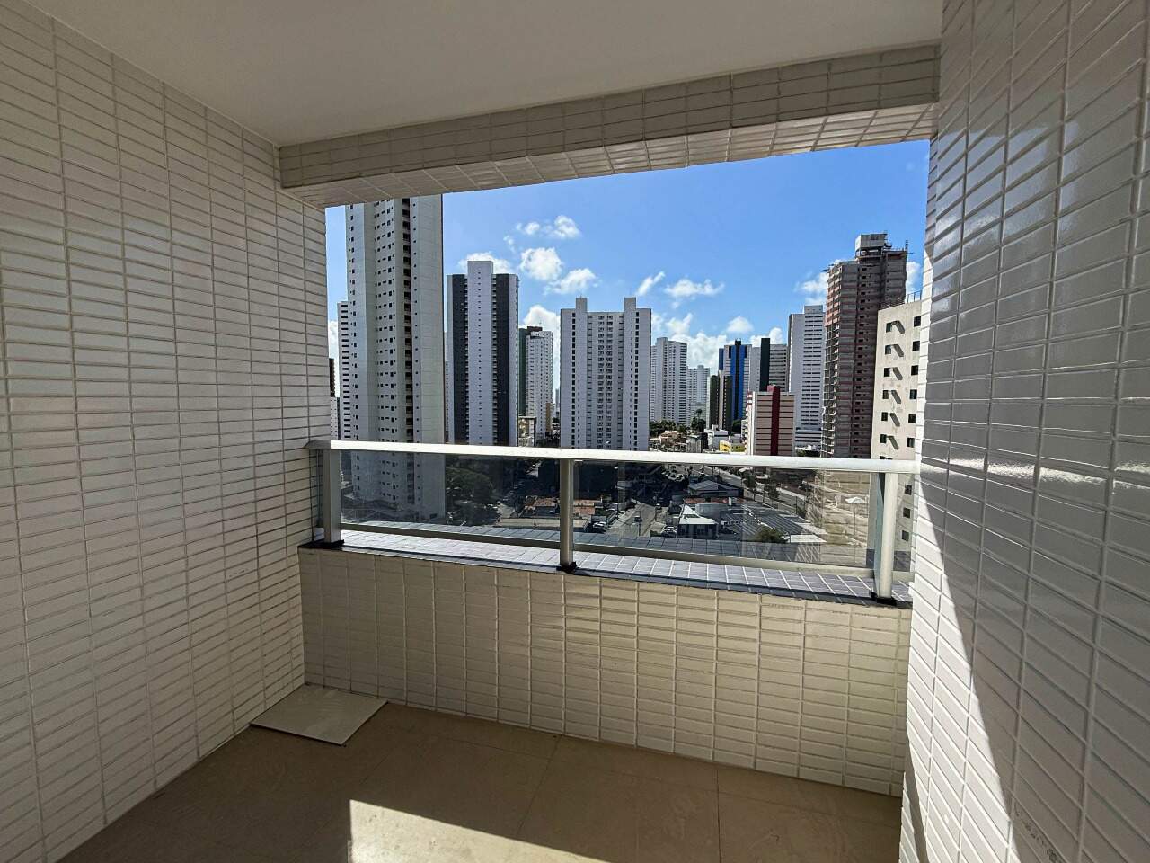 Apartamento à venda no Brisamar: 