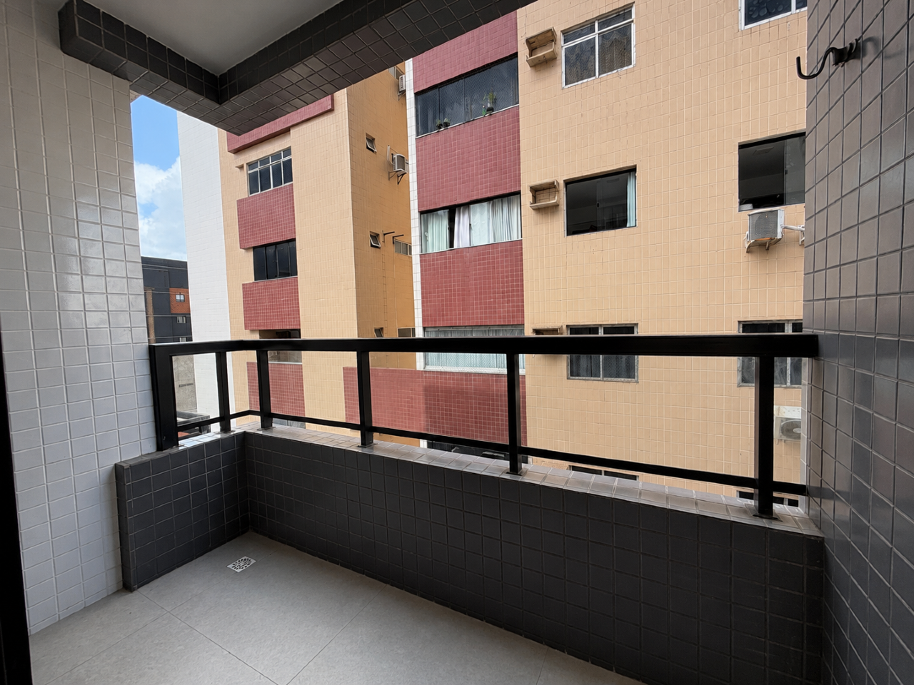 Apartamento à venda no Intermares: 