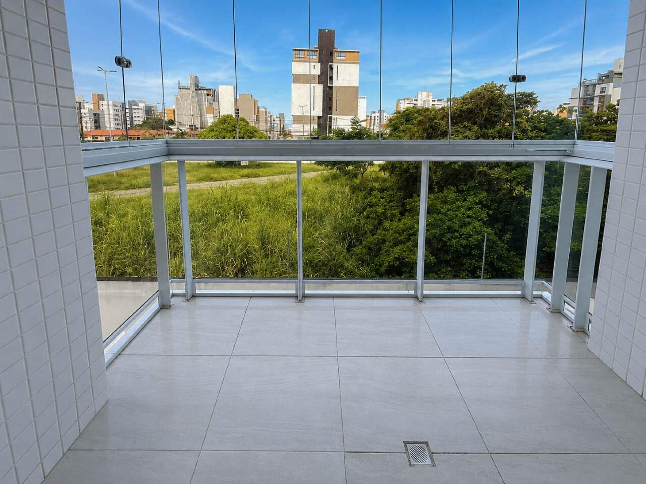 Apartamento para aluguel no Intermares: 