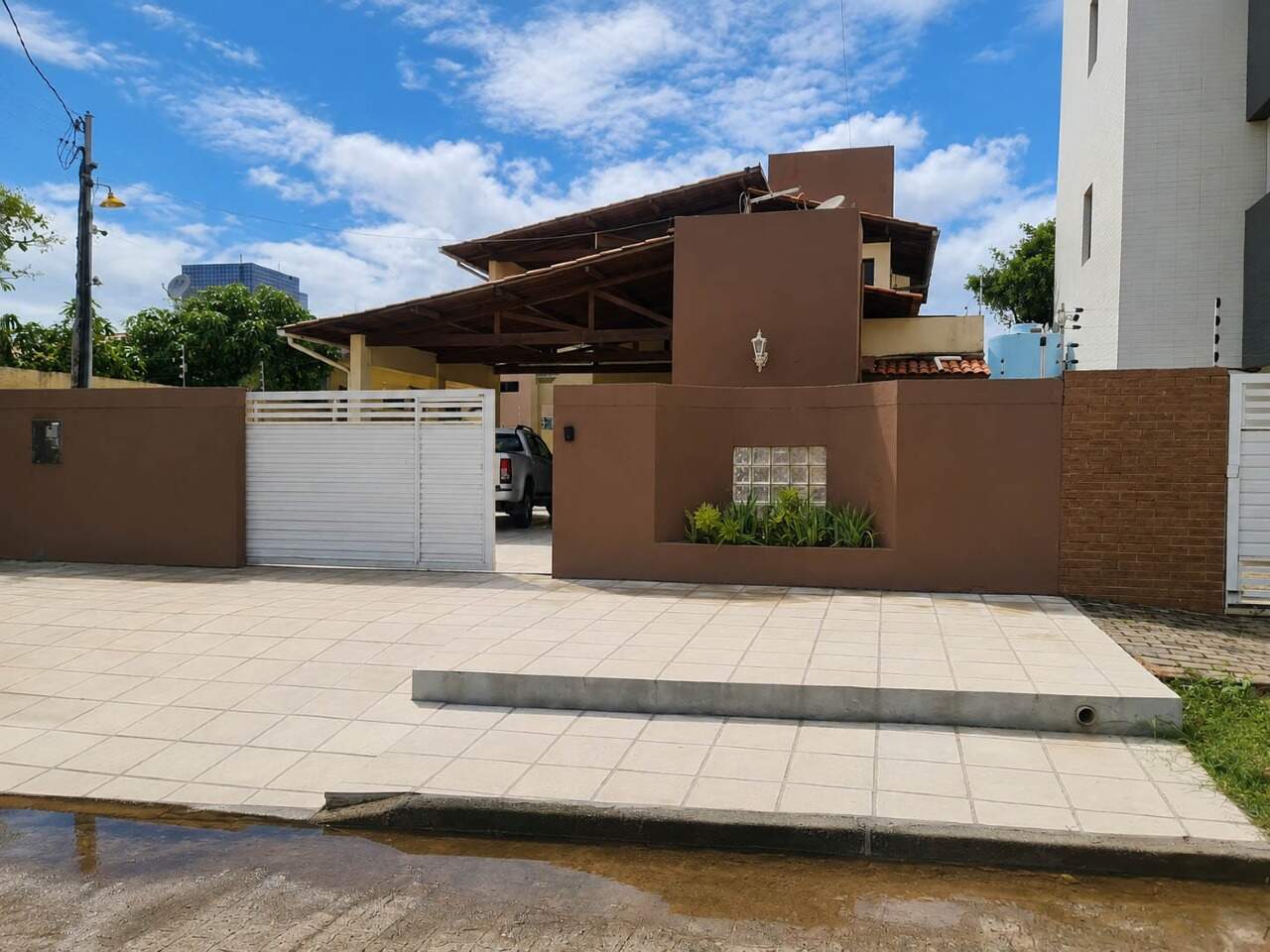 Casa à venda no Poço: 