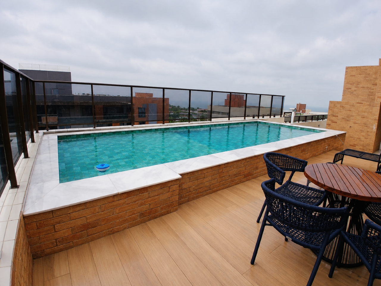 Apartamento Garden à venda no Intermares: 
