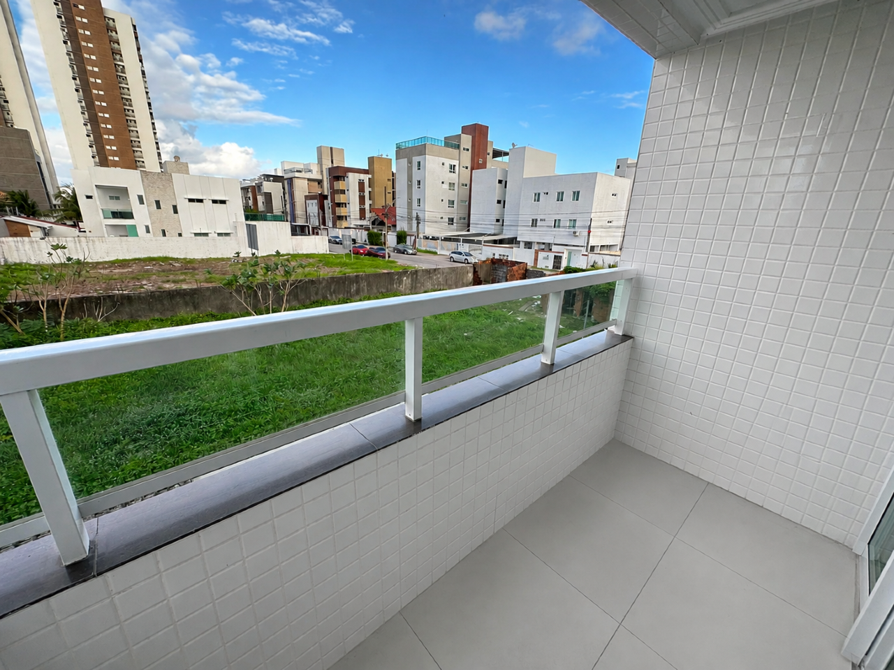 Apartamento para aluguel no Intermares: 