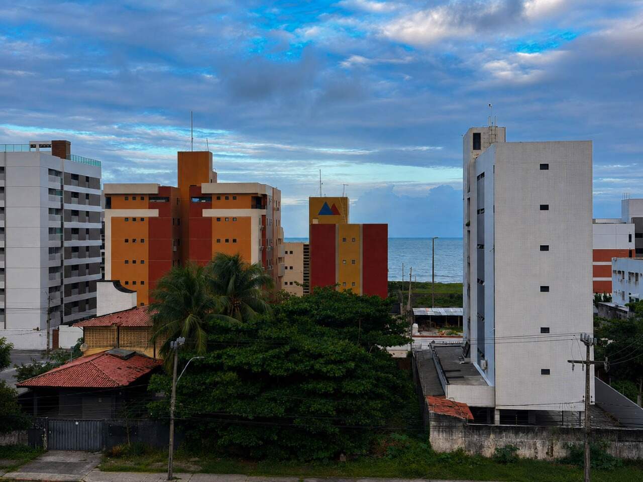 Apartamento à venda no Intermares: 