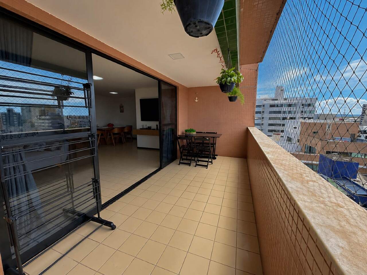 Apartamento à venda no Intermares: 