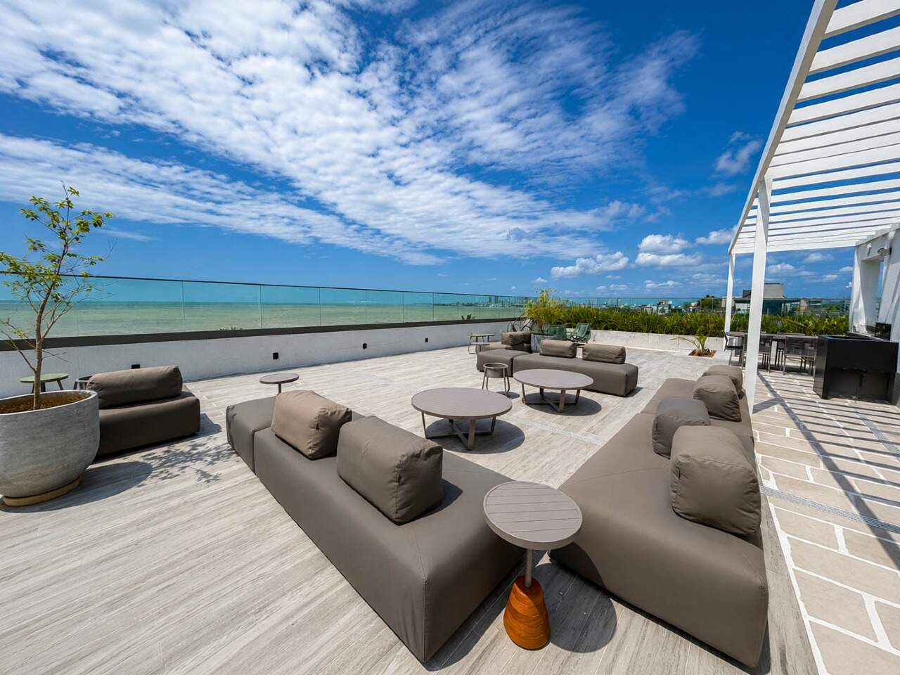 Flat à venda no Intermares: 