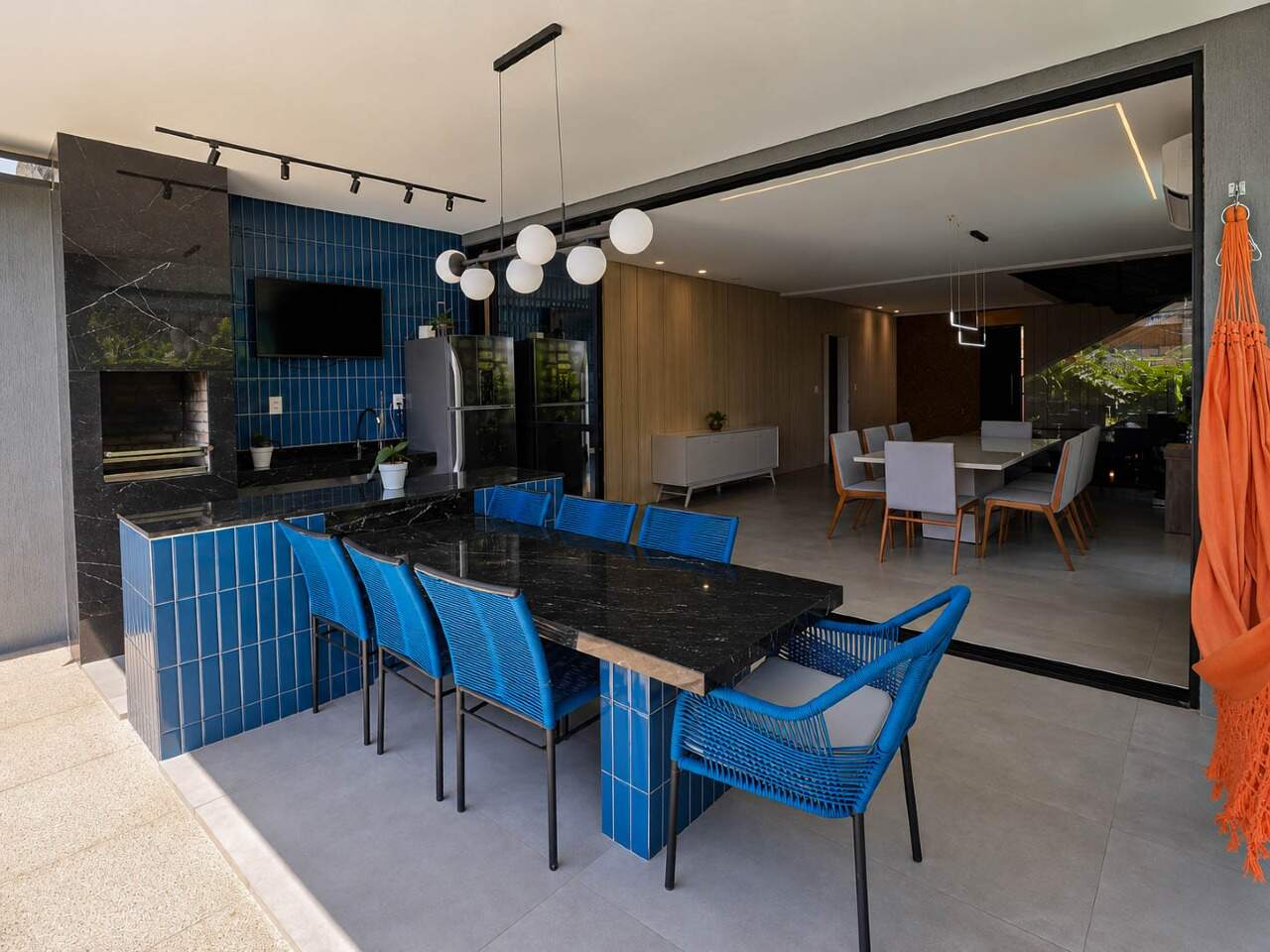 Casa em Condominio à venda no Intermares: 