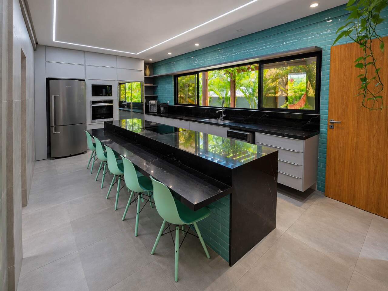 Casa em Condominio à venda no Intermares: 
