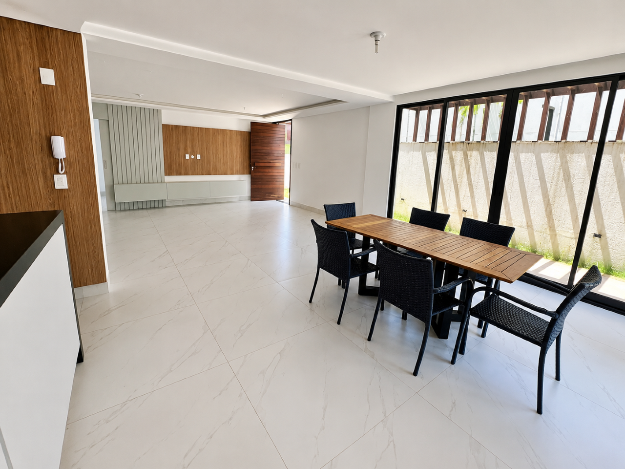 Casa em Condominio à venda no Intermares: 