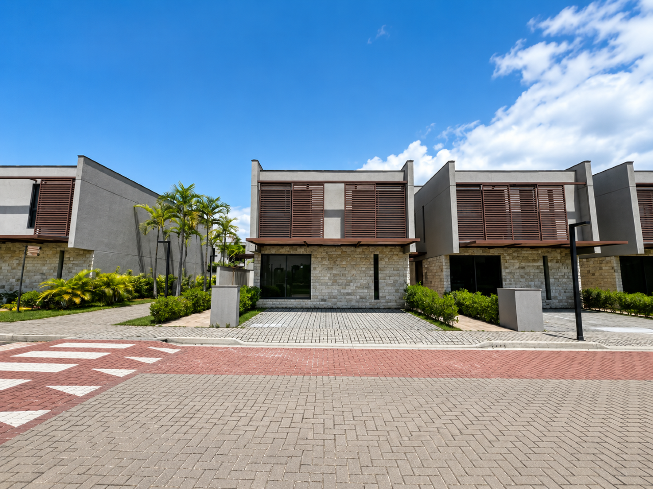 Casa em Condominio à venda no Intermares: 