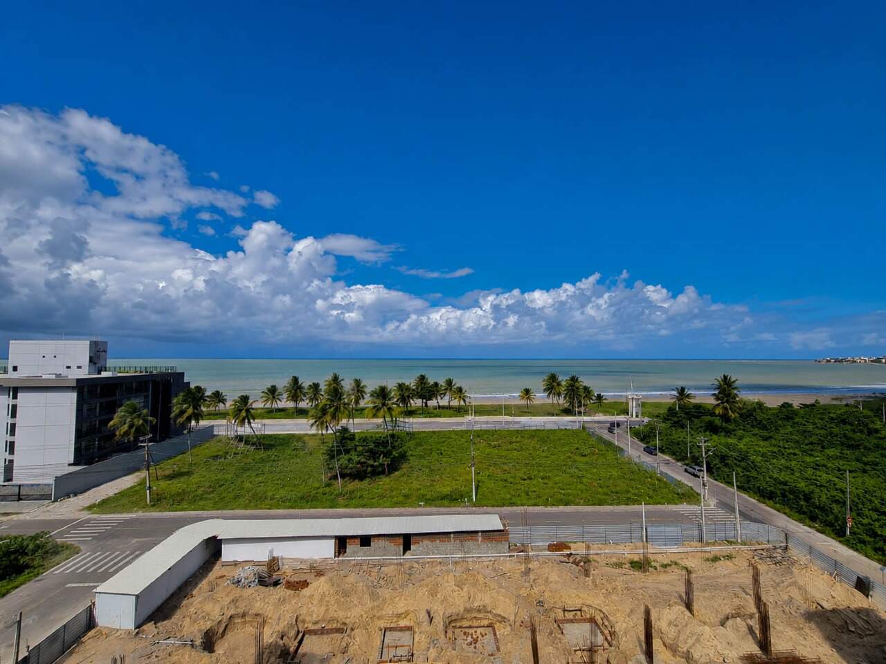 Apartamento à venda no Intermares: 
