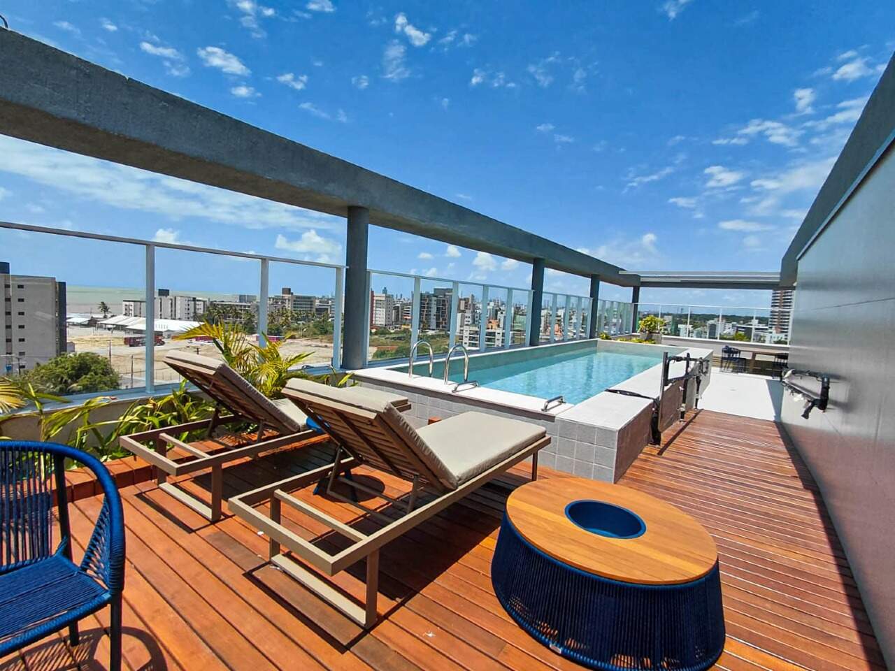 Flat à venda no Intermares: 