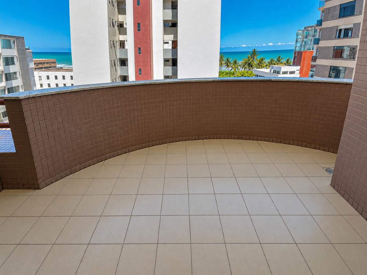 Apartamento à venda no Intermares: 