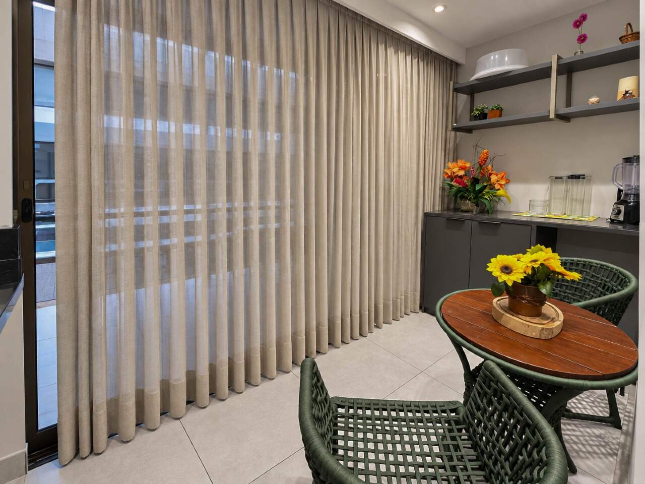 Casa em Condominio à venda no Poço: 