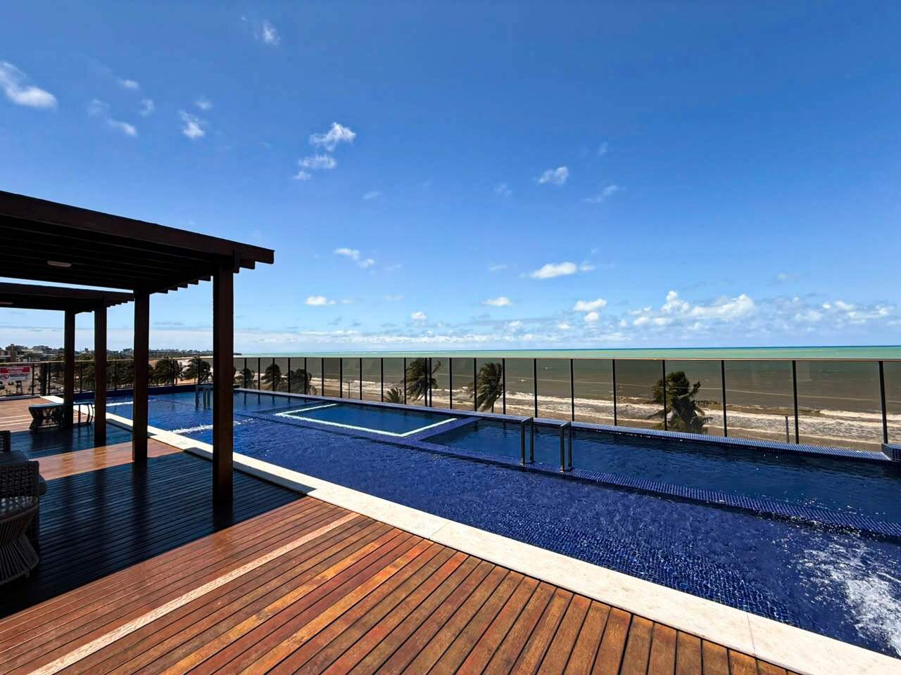 Apartamento à venda no Intermares: 