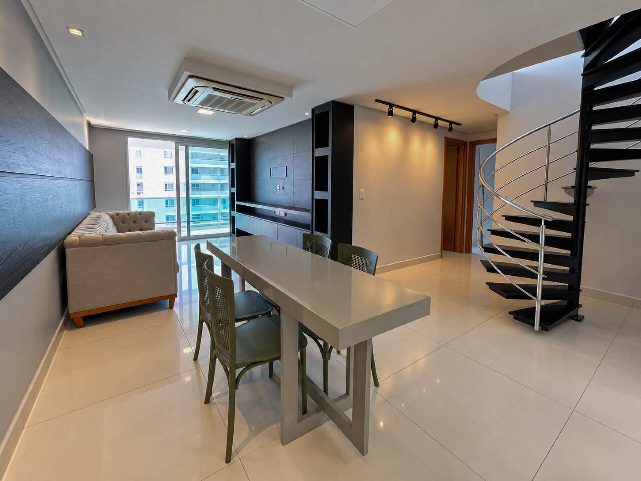 Apartamento Duplex à venda no Intermares: 