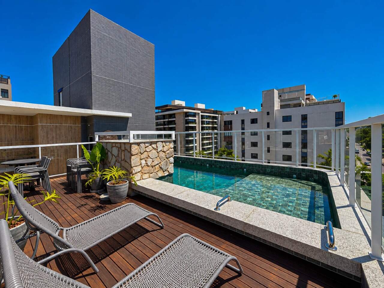 Apartamento à venda no Intermares: 