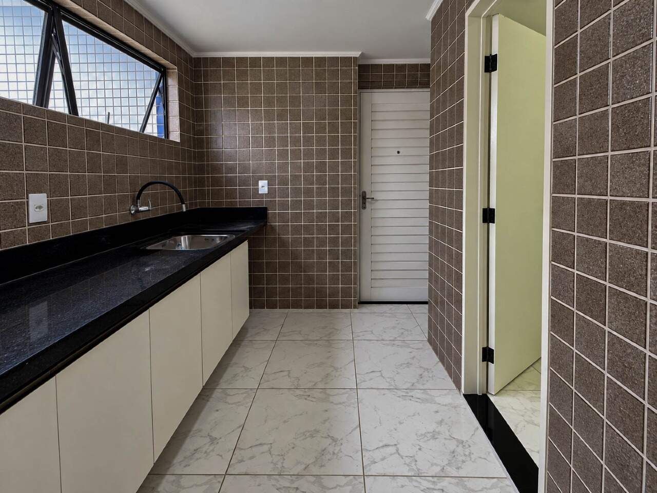 Apartamento à venda no Intermares: 