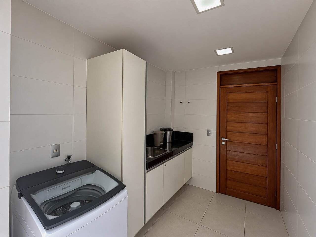 Casa em Condominio para aluguel no Intermares: 