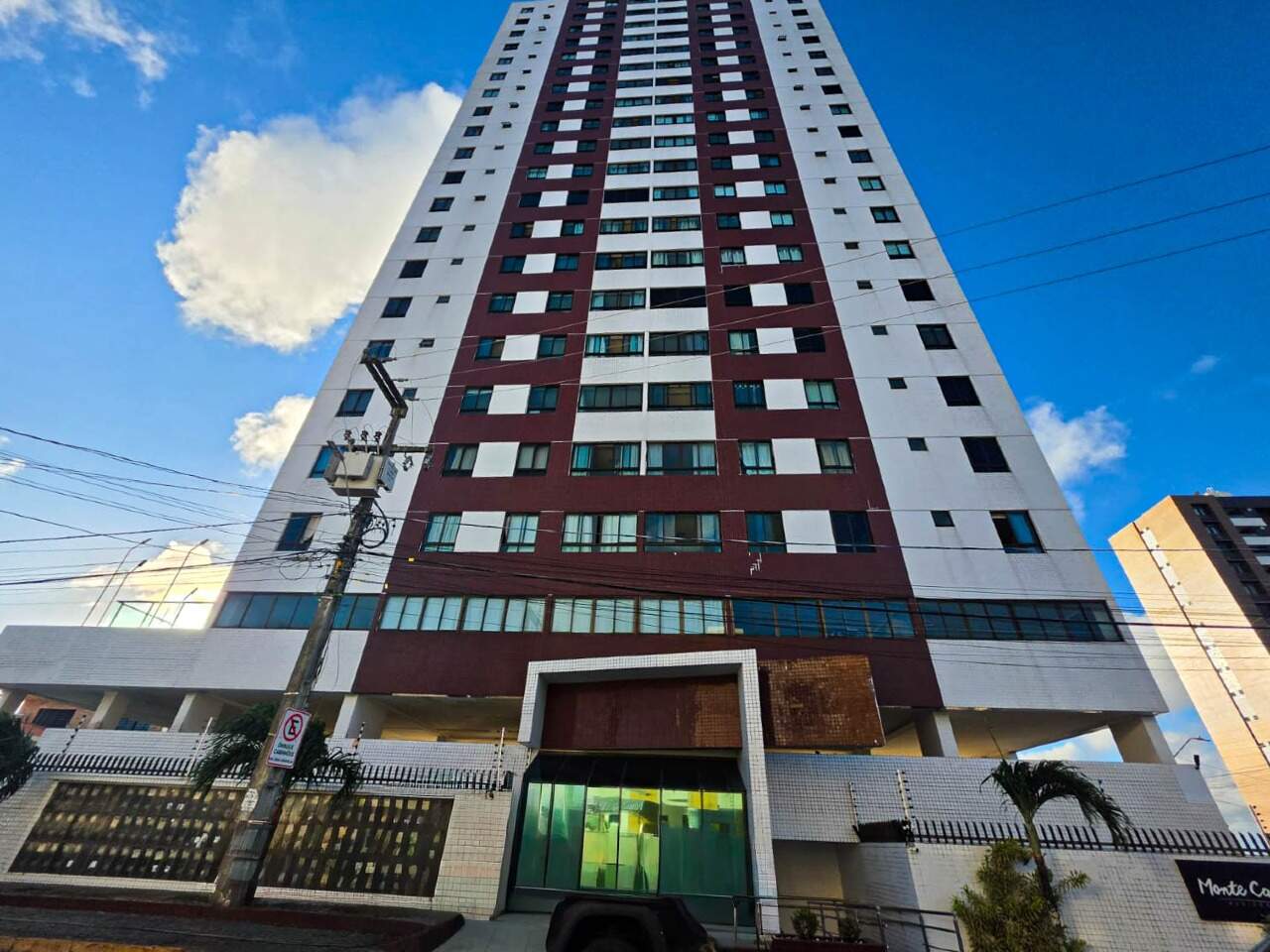 Apartamento para aluguel no Roger: 