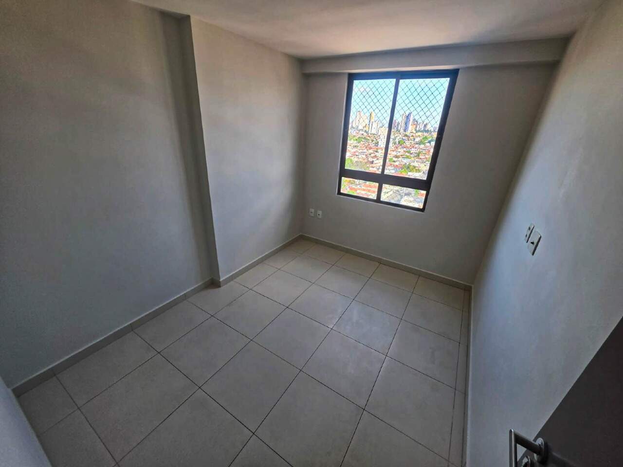 Apartamento para aluguel no Roger: 