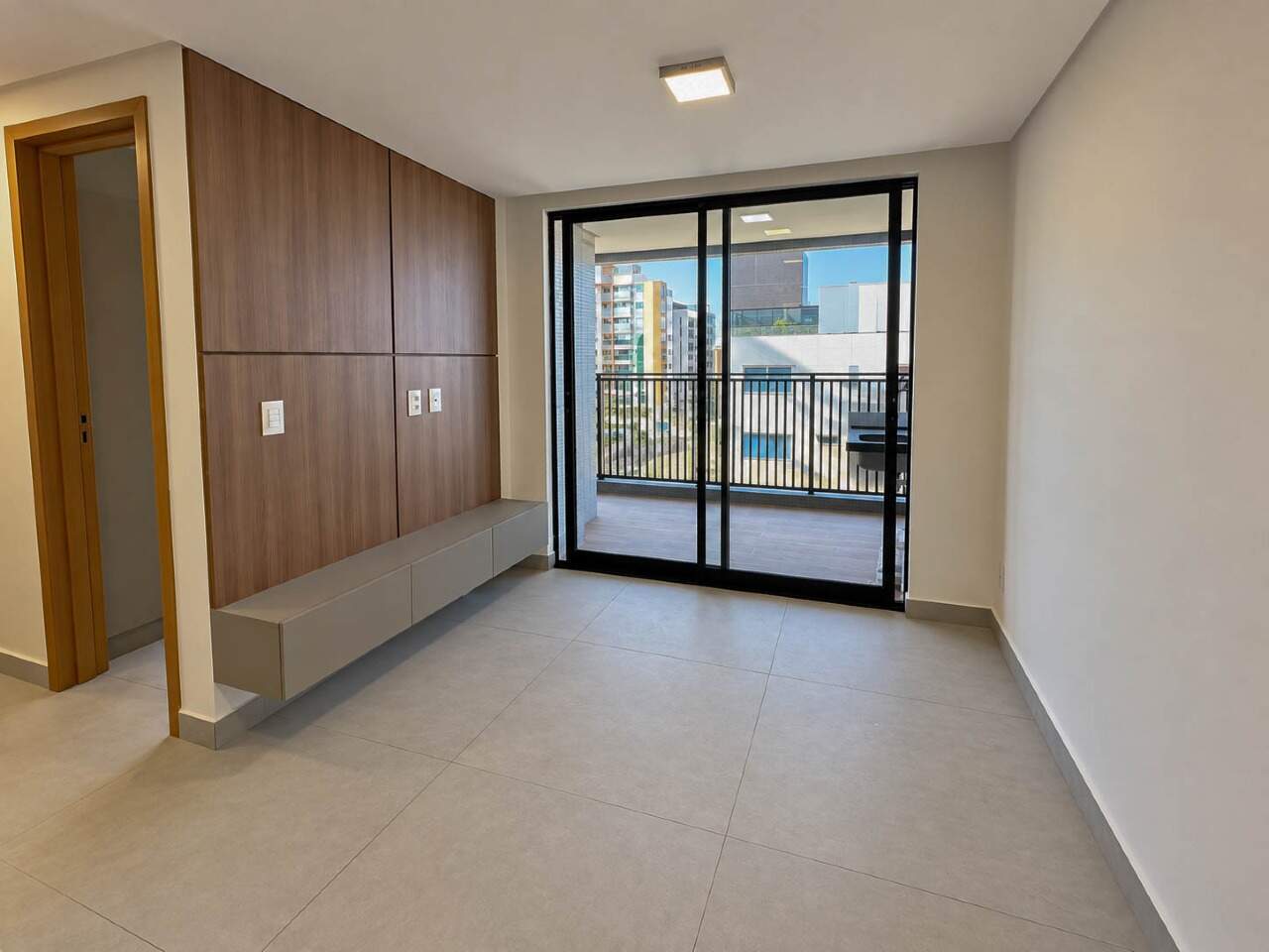 Apartamento para aluguel no Intermares: 