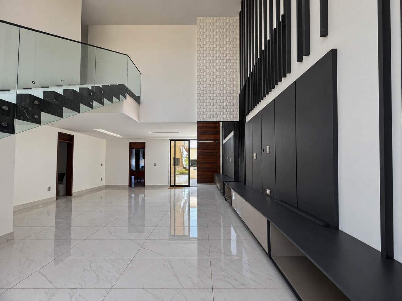 Casa em Condominio à venda no Intermares: 
