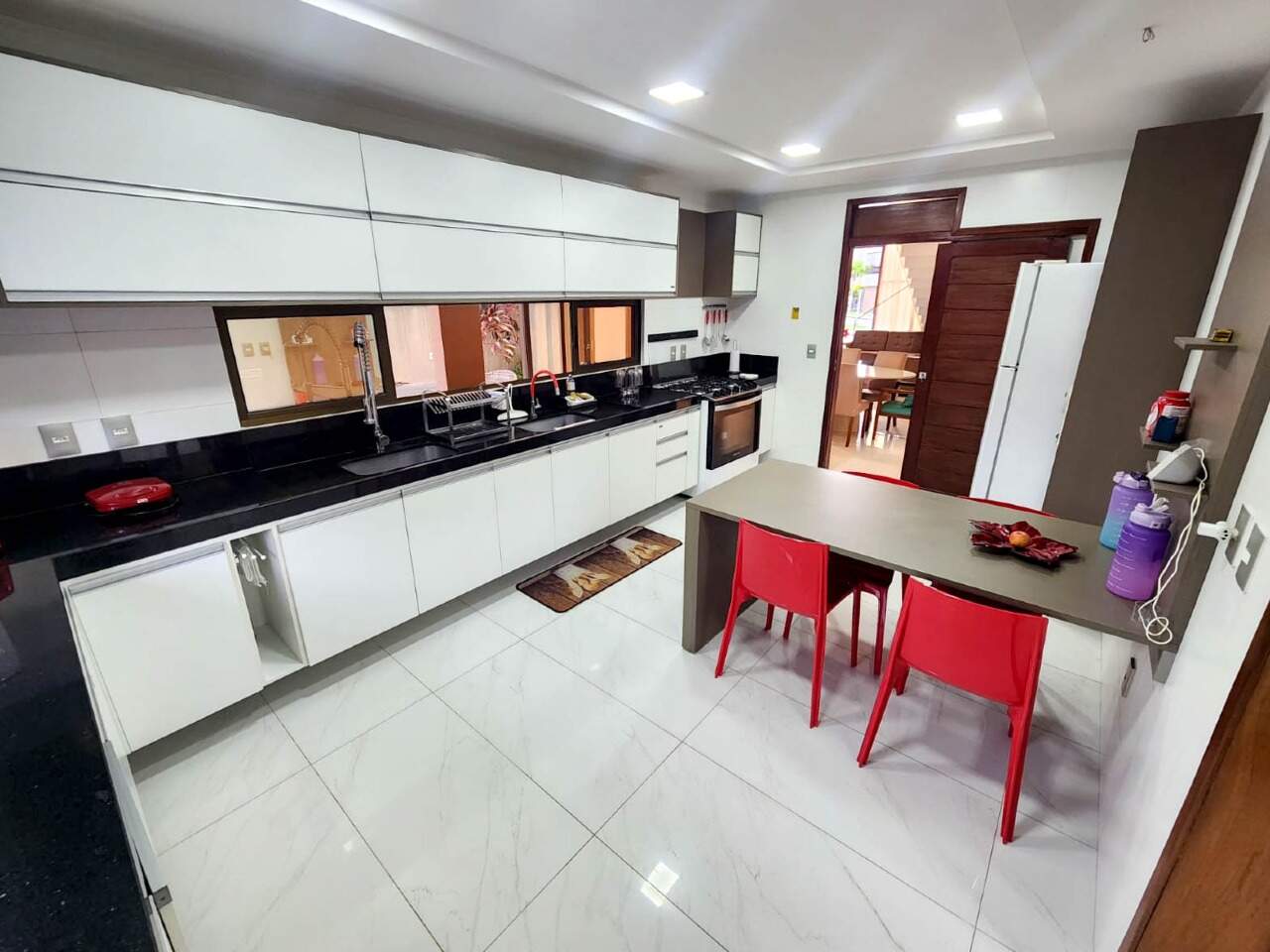 Casa em Condominio à venda no Intermares: 