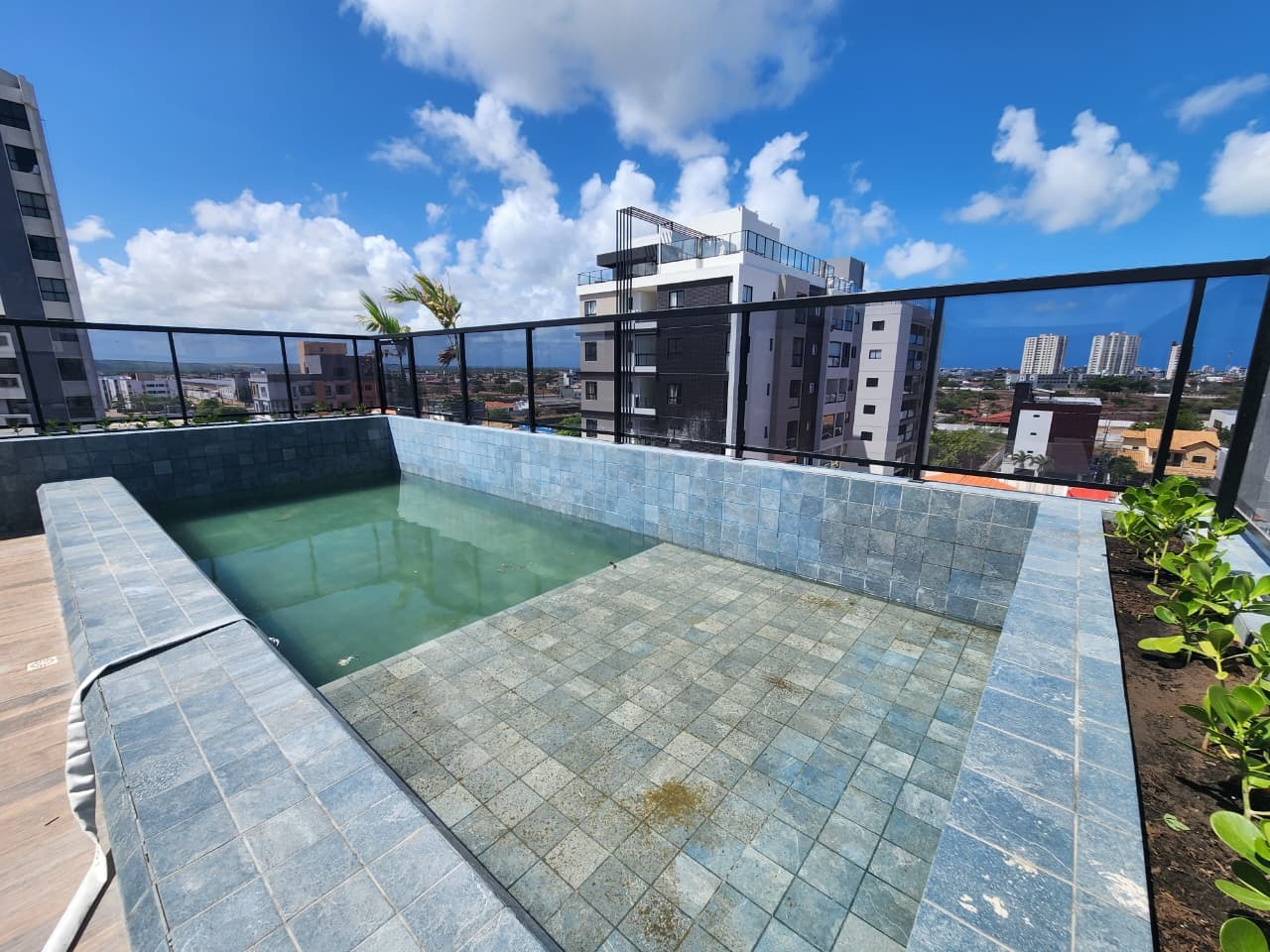 Apartamento à venda no Intermares: 