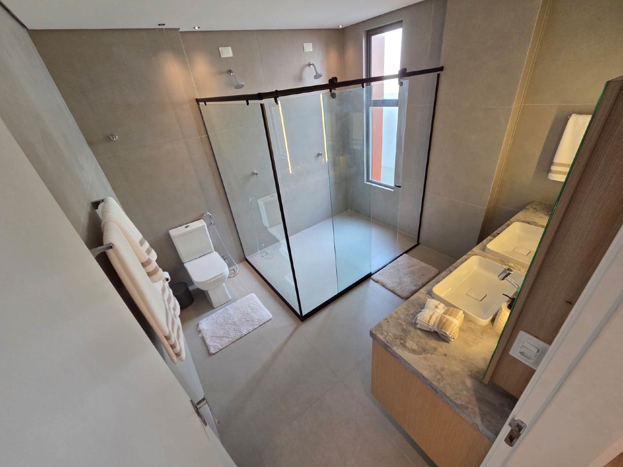 Casa em Condominio à venda no Intermares: 