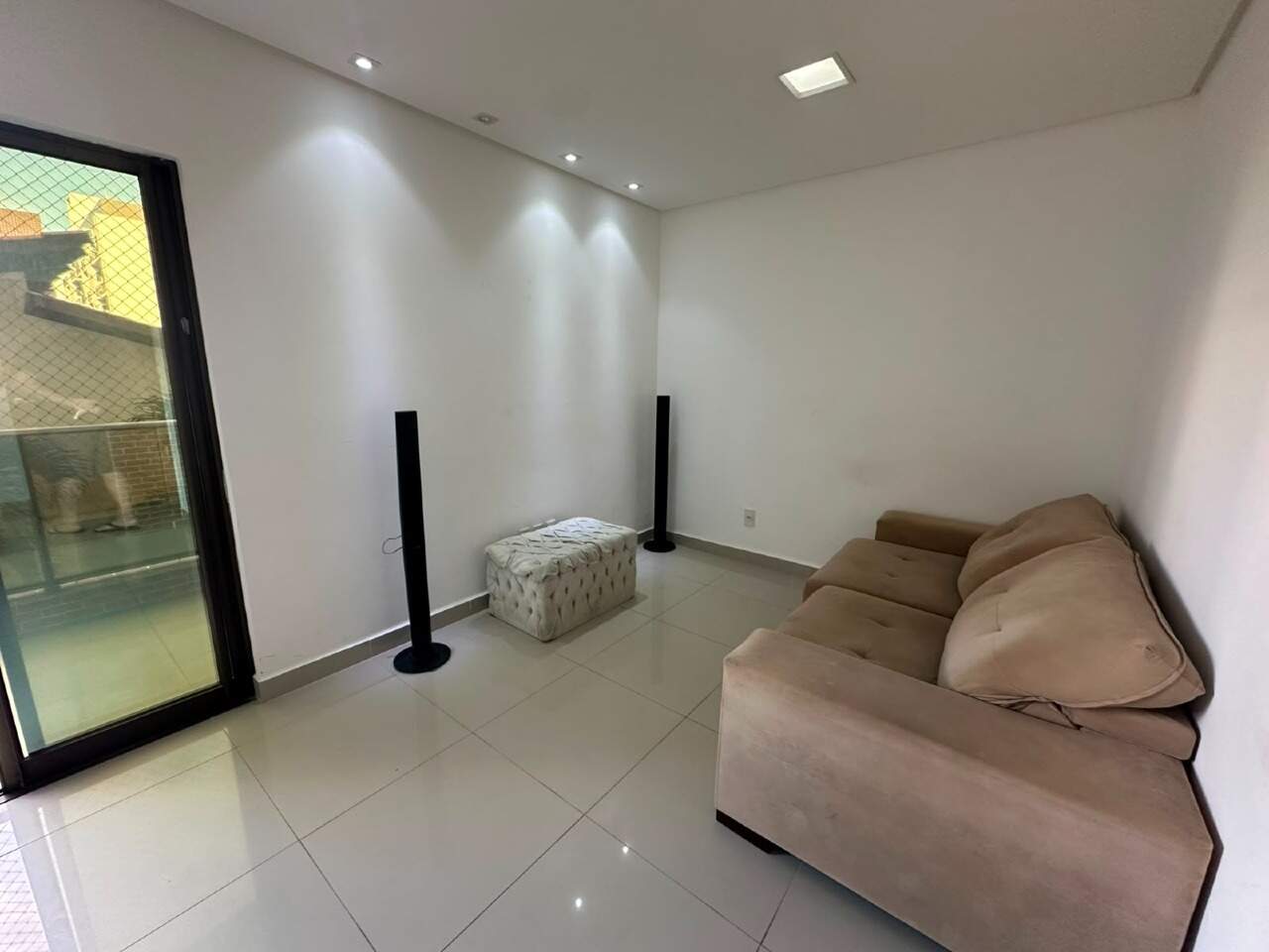 Apartamento para aluguel no Intermares: 