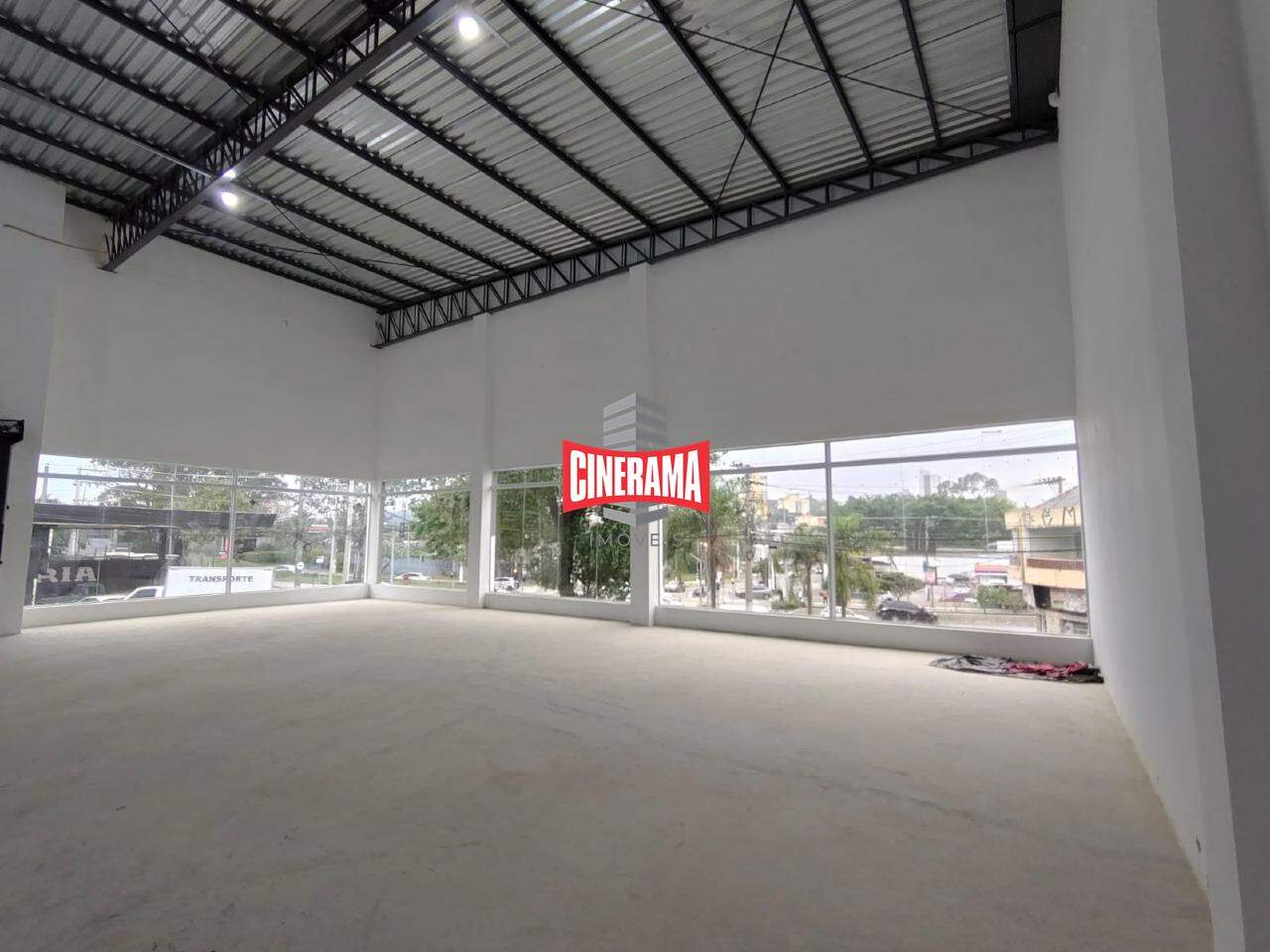 Salão para aluguel no Vila Scarpelli: 