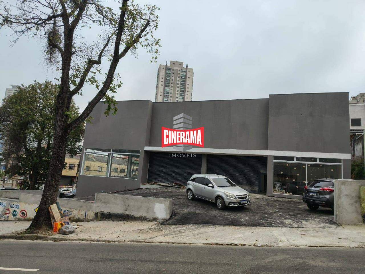 Salão para aluguel no Vila Scarpelli: 