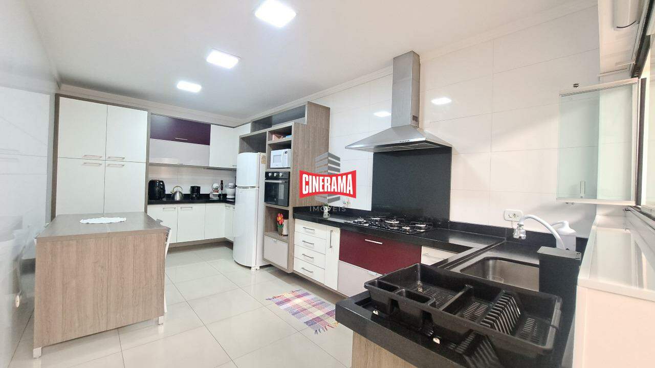 Sobrado à venda em Vila Scarpelli, Santo André - Cinerama Imóveis: 