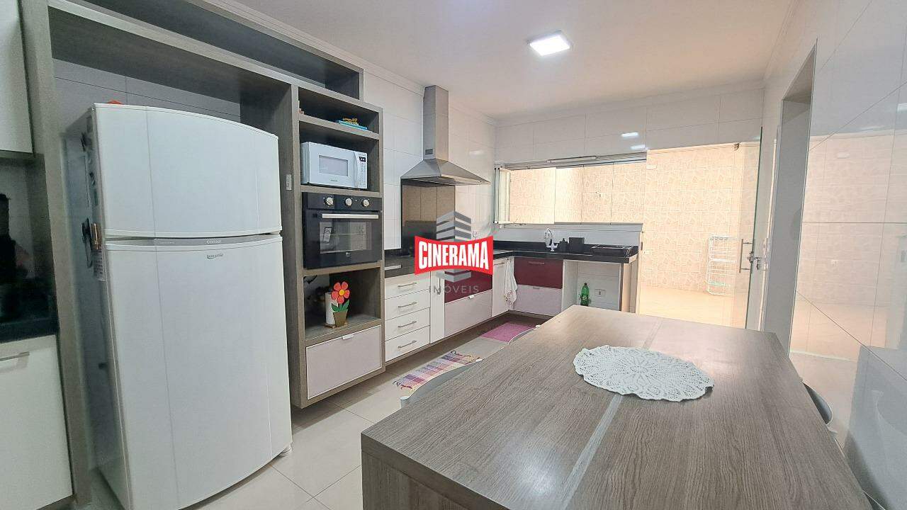 Sobrado à venda em Vila Scarpelli, Santo André - Cinerama Imóveis: 