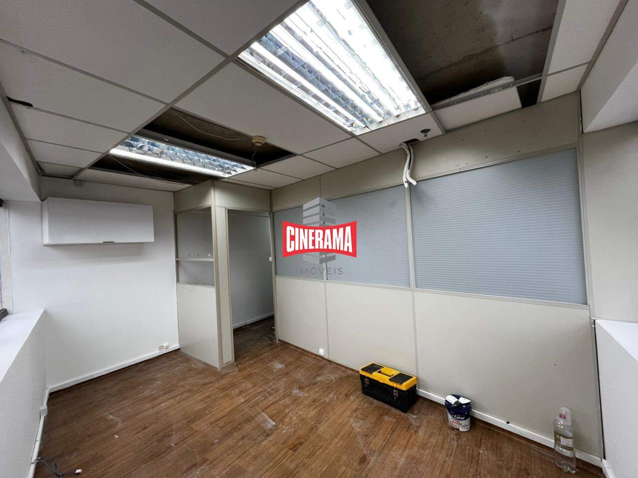 Sala à venda no Santo Antônio: 