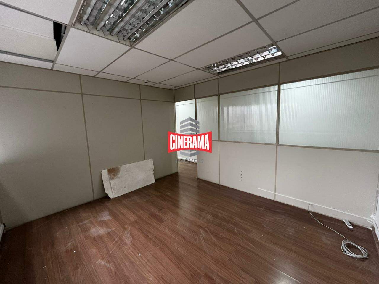 Sala à venda no Santo Antônio: 