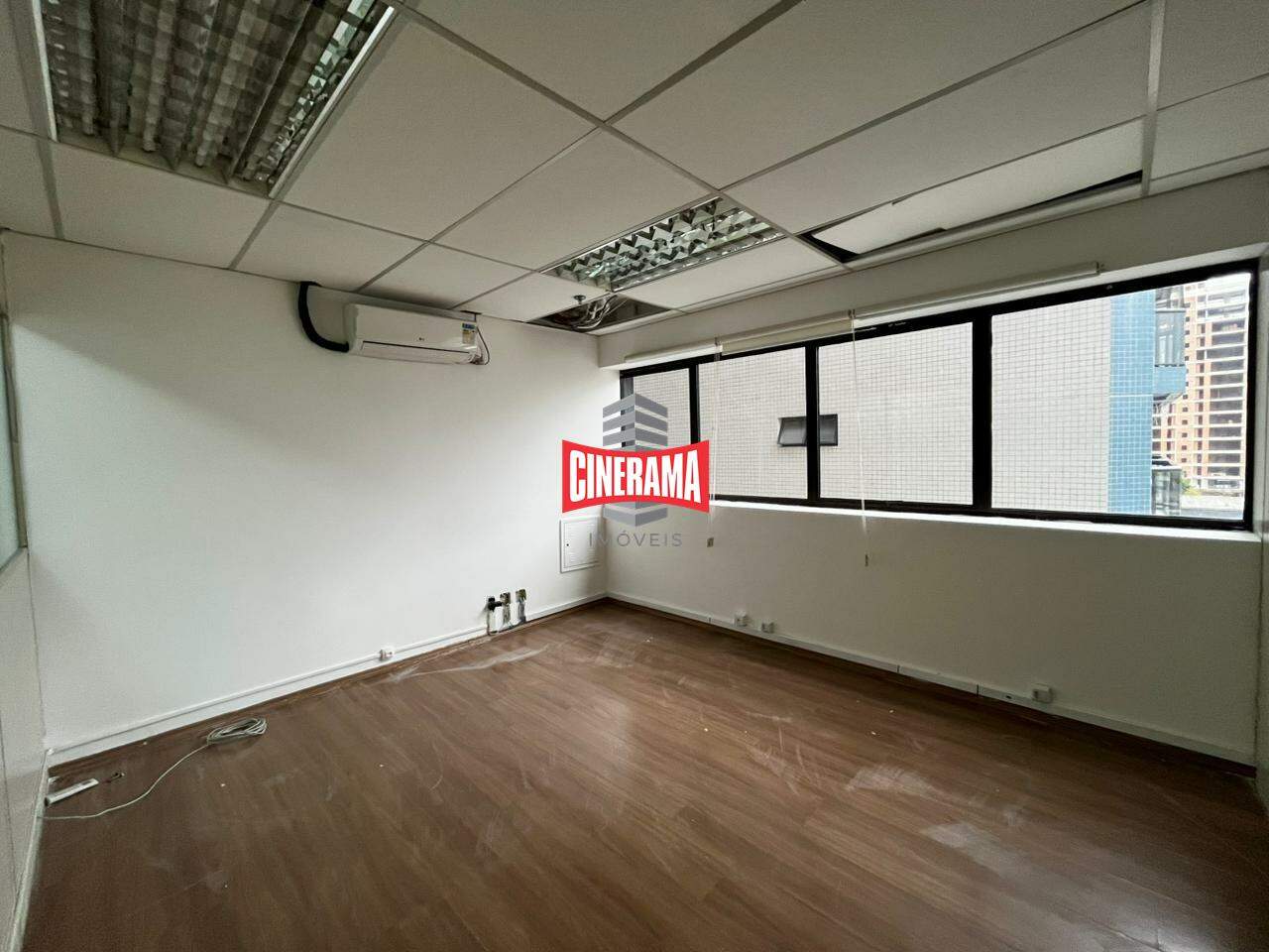 Sala à venda no Santo Antônio: 