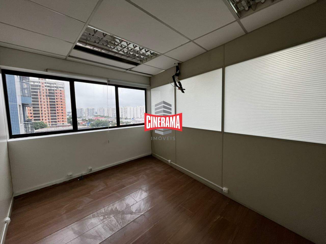 Sala à venda no Santo Antônio: 